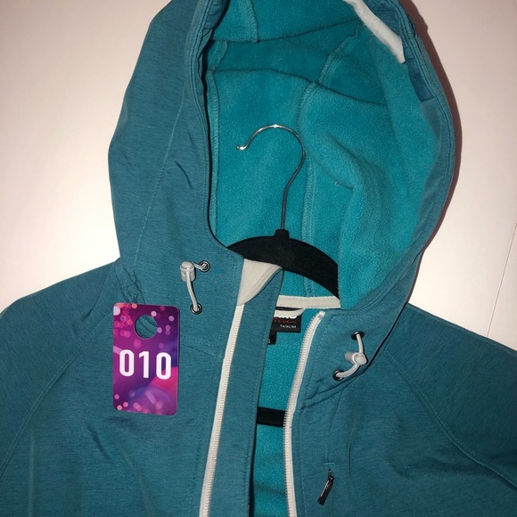 Waterproof outerwear jacket - Picture 7 of 9